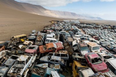 La vie du lithium, des mines chiliennes aux batteries de SUV